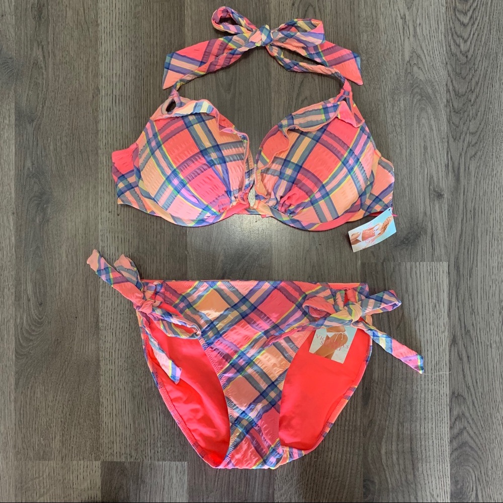 Bombshell plaid ruffles